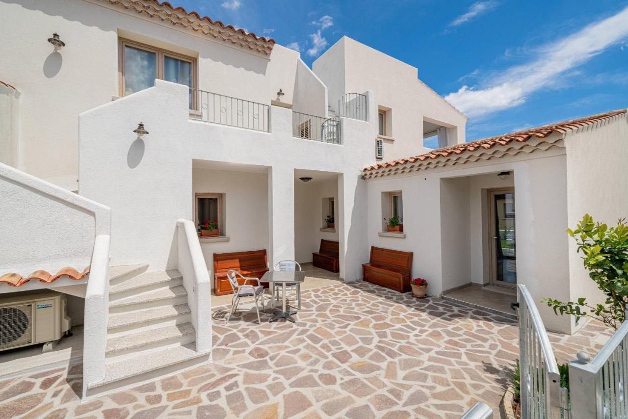 Residenza L'Alzoni Hotel San Teodoro  Luaran gambar